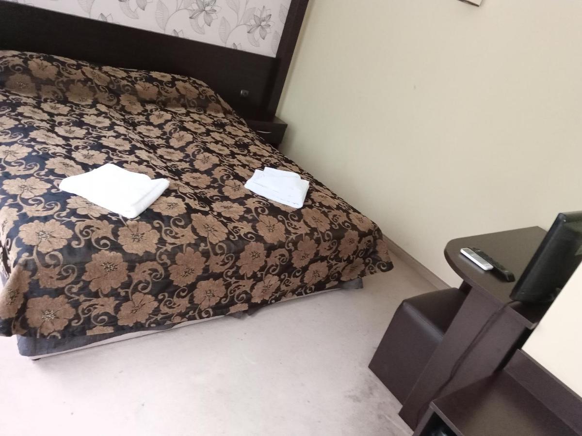 Park Hotel Stratesh ロヴェチ エクステリア 写真